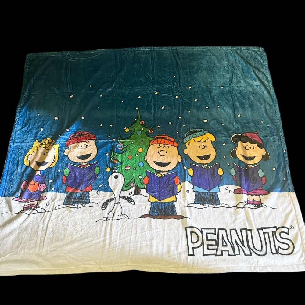 Peanuts Character Blanket christmas 59’ x 51’